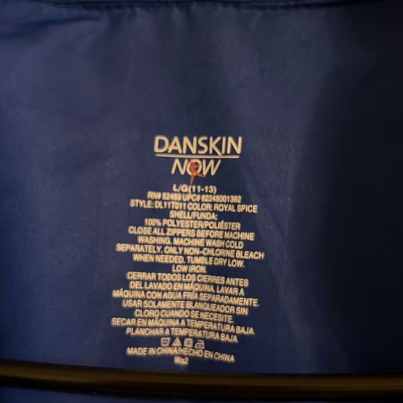 Danskin Now jacket for juniors with hidden hood. Size L (11-13) - Picture 5 of 7